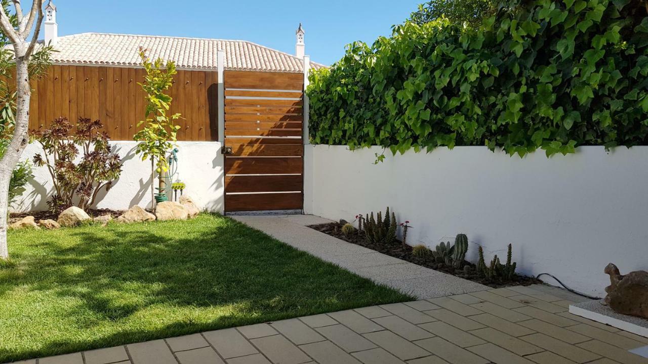 Magnific With A Cozy Garden, 5 Minutes To The Appartement Albufeira